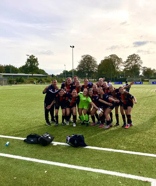 Frauen „1“ 
Alter  17 ~ 28 
Champion Chip im Zeeland 
Haupt Trainer  Micha’el
Komitee Fußball ~ Hans  &amp; 
Co ~ Trainer 
Mannschaft
MZC’11 VR1 ~ Zierikzee  | Foto: 👇🏼 Alle Bilder privat 