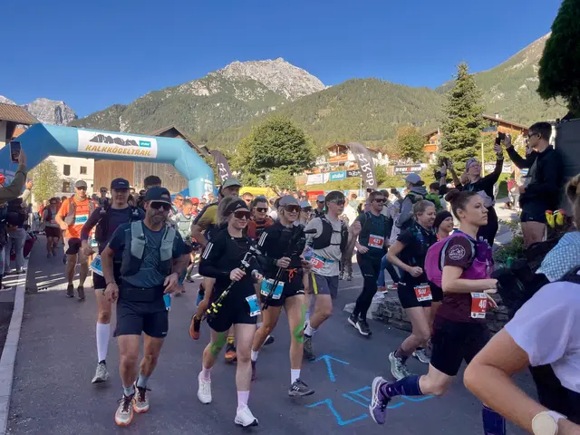 Einer der Massenstarts am Samstagvormittag im Zentrum von Telfes.     | Foto: TVB Stubai/Mair
