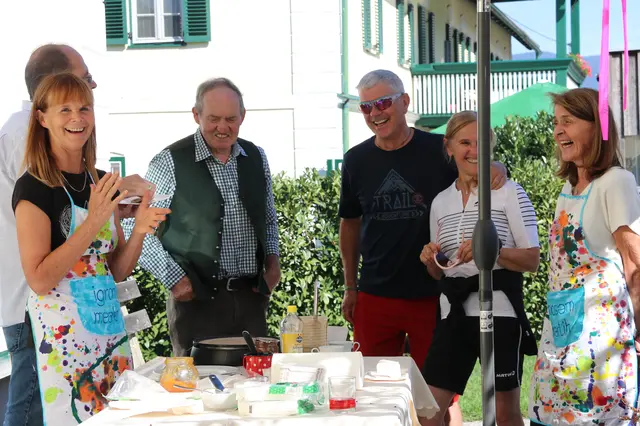 Traudi Rudolf begeisterte die Besucher mit ihren frisch zubereiteten Palatschinken. | Foto: Rosina Katz-Logar