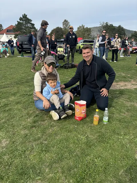 Alexander Stern verfolgte die Airshow gemeinsam mit seiner Familie. | Foto: Lukas Leidenfrost