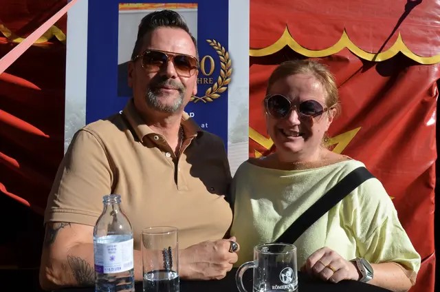Stellvertretende Leiterin der Bezirkshauptmannschaft von Wiener Neustadt Eva Bauer mit Gatte Thomas | Foto: Elisabeth Peinsipp