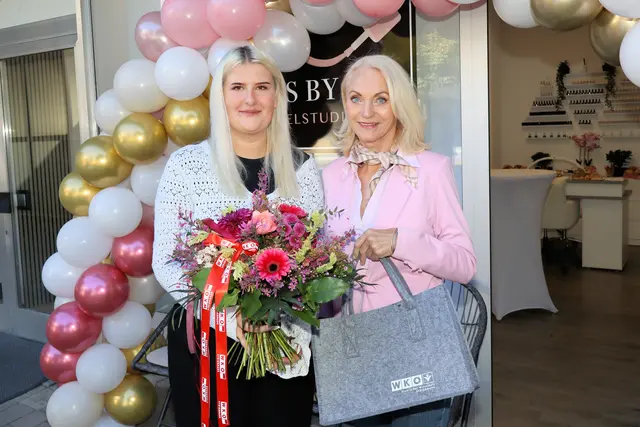 Elina Lanfried und Riki Vogl bei der Eröffnung in Bärnbach | Foto: Cescutti