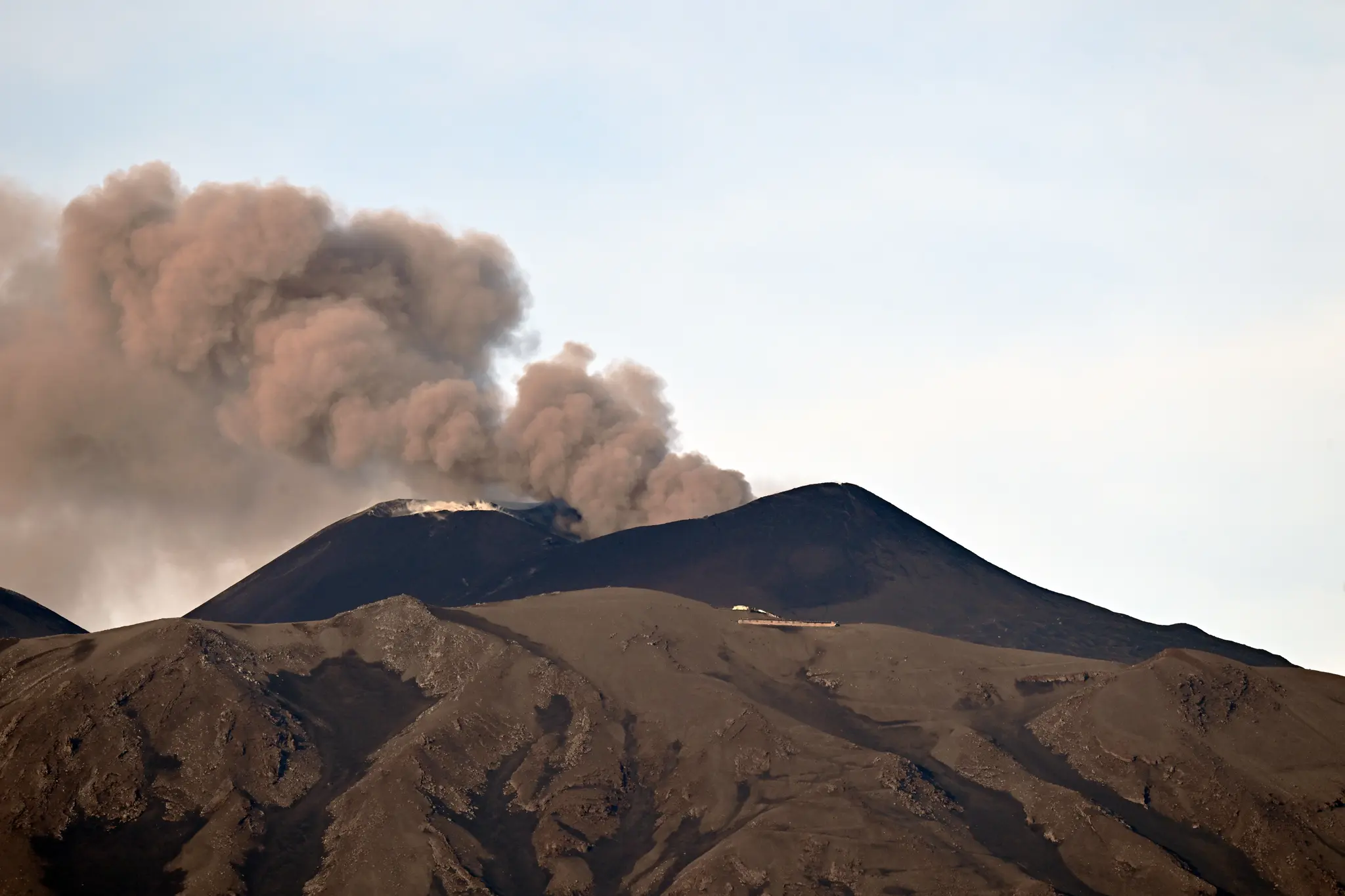 Alternative at the destination: Volcanic eruption causes diversion of ...