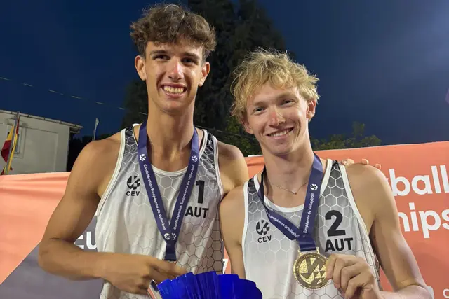 om Beachcourt in der Türkei auf Europas Volleyball-Thron: Paul Hohenauer und Martin Poinstingl feiern ihren großen Erfolg. | Foto: URW