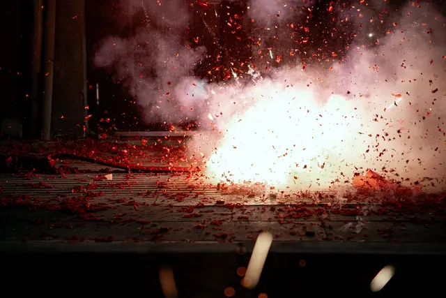 Explosionen im Keller: Ein Feuerwehrmann wurde bei dem Einsatz in Mank verletzt.
 | Foto: Pexels (Symbolbild)