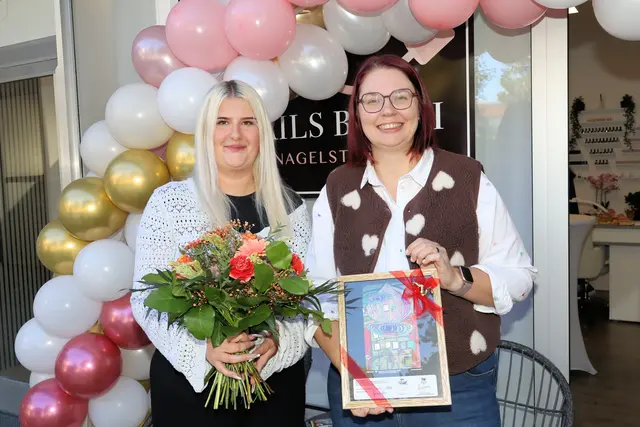 Vizebürgermeisterin Christiane Holler-Wind gratulierte Elina Lanfried. | Foto: Cescutti