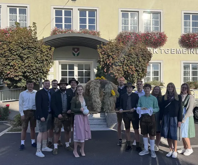 Traditionsreich ging in der Marktgemeinde Pucking das Erntedankfest über die Bühne. | Foto: Altof