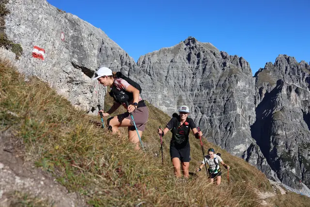 Stolze 600 Teilnehmer nahmen die verschiedenen Strecken in Angriff. Hier in der Bildmitte die spätere Vizestaatsmeisterin Katharina Huter | Foto: TVB Stubai/Mair