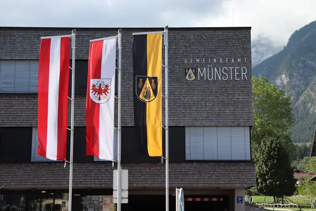 In der Gemeinde Münster sind heute zwei Mitarbeiterinnen tätig, die ihre Lehre im Gemeindeamt absolviert haben. | Foto: Martina Obertimpfler