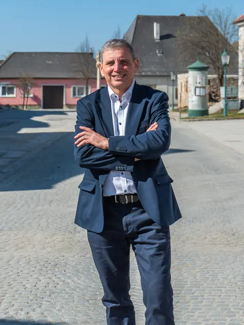 Bürgermeister Kröpfl macht trotz der Anzeigen weiter. | Foto: fuer-poella.at