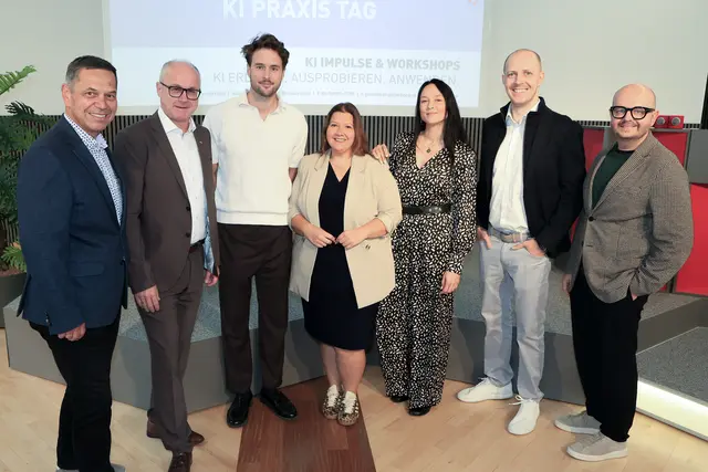 Die Organisatoren und Vortragenden beim KI-Praxistag in der WKO Grieskirchen: Hans Moser, Günther Baschinger, Matthias Strafinger, Melanie Lindorfer, Alessa Prochaska, Philipp Baldauf und Wolfgang Pastl.
 | Foto: Andreas Maringer