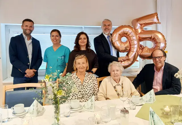 95 Jahre Lebenserfahrung, eine liebevoll gedeckte Geburtstagstafel und viele Menschen, die gratulieren – so darf ein Geburtstag aussehen. | Foto: PBZ Zistersdorf