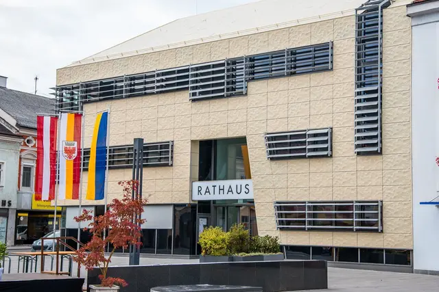 Das Rathaus ist zentraler Anlaufpunkt für die Bürger der Stadt. | Foto: Senger
