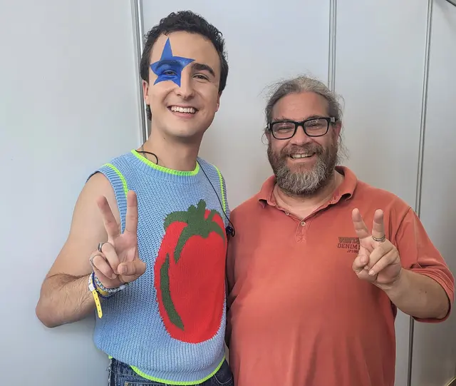 Teilten sich sogar eine Garderobe: Cosmo mit seiner Band sowie Klaus Bergmaier und die Ostpartie. | Foto: Paul Bergmaier