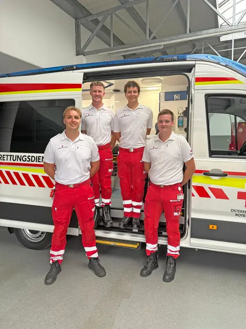 David Kubinger, Gabriel Gratzer, Felix Gleiß und Thomas Kößl nach der erfolgreichen Abschlussprüfung. | Foto: RKNÖ/Kittinger