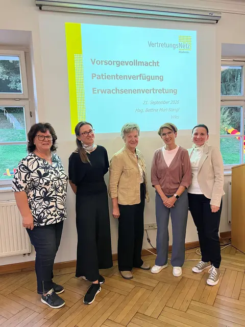 Die Referentinnen gaben wertvolle Informationen an die Besucherinnen und Besucher zum breit gespannten Thema Vorsorgevollmacht und Erwachsenenvertretung weiter. | Foto: Gemeinde