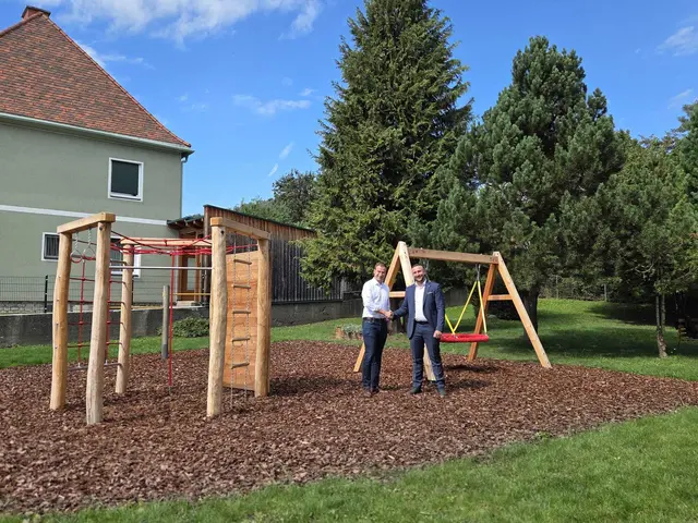 Der Spielplatz in Dietersdorf erstrahlt in neuem Glanz.
