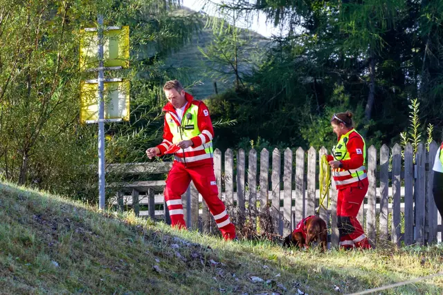 Die Suchhunde-Staffel des Roten Kreuzes Salzburg stellte seine Aufgaben und Möglichkeiten vor. | Foto: Rotes Kreuz Salzburg / Jakob Knoll