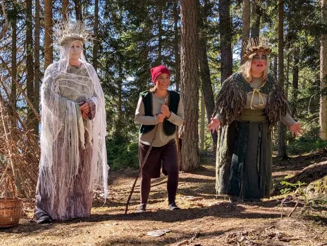 Die Schauspieler zeigten die verschiedenen Facetten des Waldes. | Foto: Geschichten aus dem Zauberwald