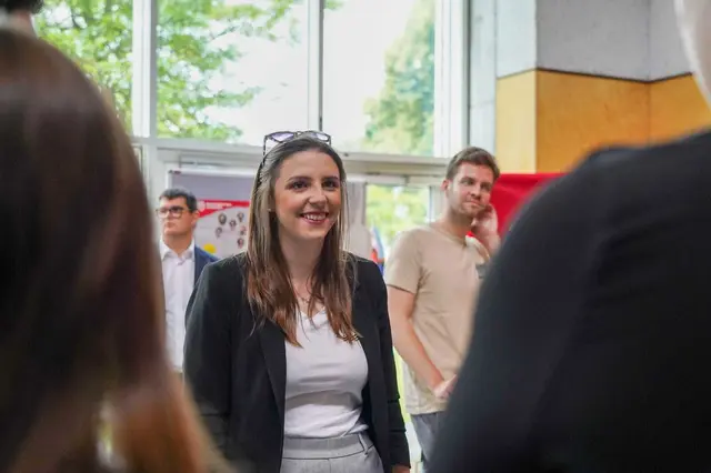 Die Ennser SPÖ-Jugendstadträtin Pia Mayr macht sich für eine Lehrlingsausbildung auf der Gemeinde stark. | Foto: HAK Steyr