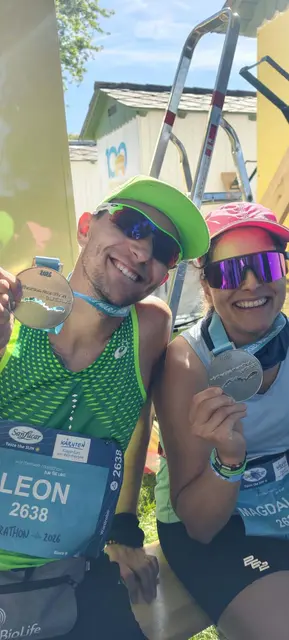 Leon und Magdalena freuten sich über den gemeinsam gemeisterten Wörthersee-Marathon. | Foto: Privat