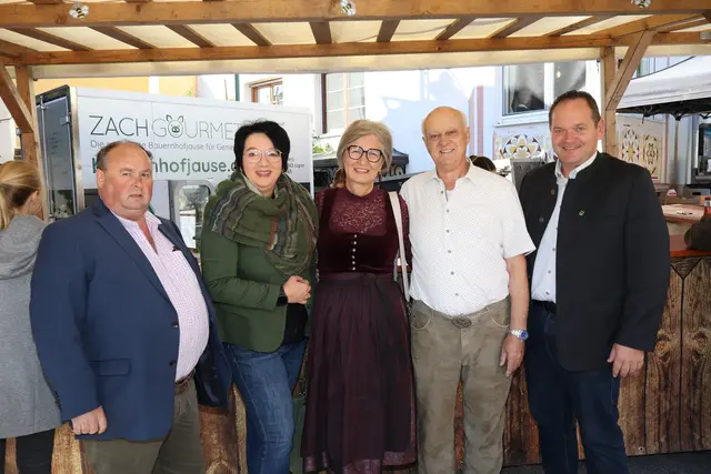 Unter den Ehrengästen war auch LAbg. Bgm. Klaudia Stroißnig (2. v. l.) | Foto: Cescutti