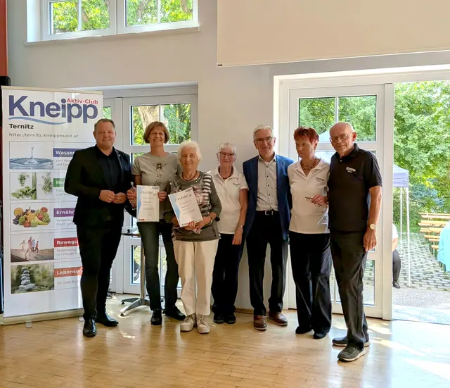 20 Jahre Kneipp Mitgliedschaft: Elisabeth Spiess und Elisabeth Graser. | Foto: Stadtgemeinde Ternitz