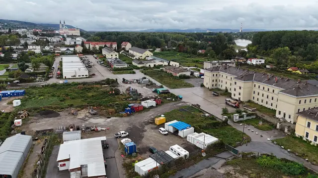 Die derzeitige Militärbrache soll zu einem neuen Stadtteil werden. | Foto: Stadt Klosterneuburg / Zibuschka