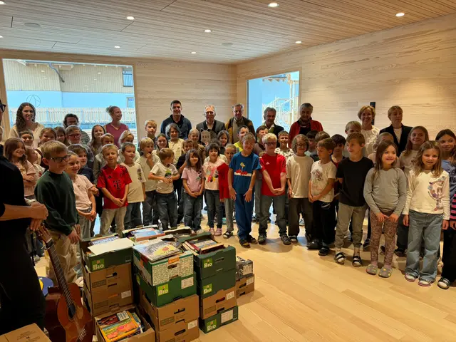 Die Kinder aus Fiss freuten sich über die Spende. | Foto: Hans Georg Kreuzer