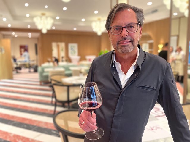Haubenkoch Hermann Andritsch feiert im Bacchus sein Comeback. | Foto: MeinBezirk.at (KI-bearbeitet)