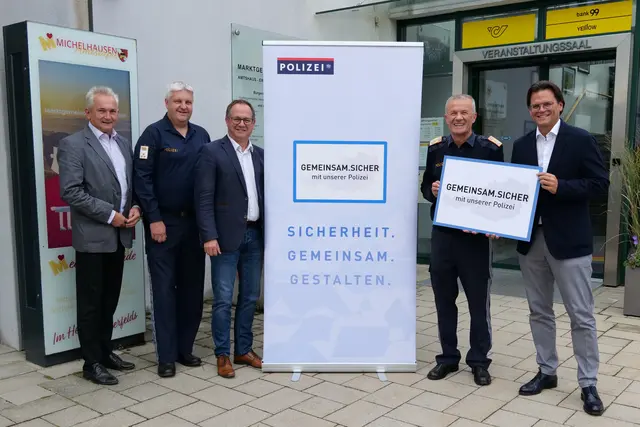 Bgm. Leopold Figl, Bernhard Schilcher, Bgm. Georg Hagl, Franz Popp, Bgm. Bernhard Heinl | Foto: Marktgemeinde Michelhausen