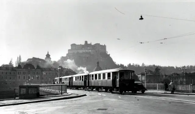 Die Salzburger Lokalbahn feiert ihr 140-jähriges Bestandsjubiläum mit historischen Sonderfahrten und macht Geschichte auf der Schiene lebendig.
 | Foto: Salzburg Linien