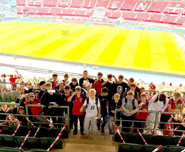 Die begeisterten Gössendorfer Kids im Ernst-Happel-Stadion. | Foto: SV