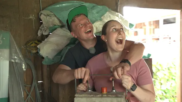 Vani und Peter kommen sich in der Hofwoche näher.