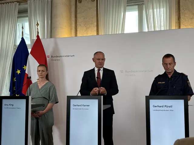 Innenminister Gerhard Karner (ÖVP) bezeichnet das neue Modell für die Polizei als "nächsten logischen Schritt" nach der Zusammenlegung von Polizei und Gendarmerie im Jahr 2005. Ziel sei ein "einheitliches und faires System für alle". | Foto: MeinBezirk