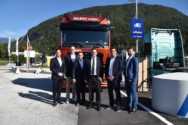 Siemens und OMV bringen Hochleistungsladen für E-Lkw und -Pkw an die Brennerroute in Österreich. Am Dienstag wurde zum ersten Mal in Kufstein geladen. | Foto: Barbara Fluckinger
