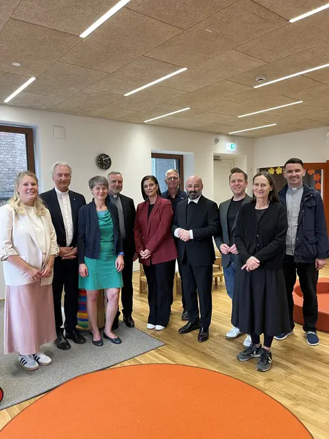 Bei der feierlichen Eröffnung des Kindergartens St. Severin wurden die neuen Räumlichkeiten gemeinsam mit Kindern, Familien, Mitarbeitende und Ehrengästen offiziell eröffnet. | Foto: St. Nikolausstiftung