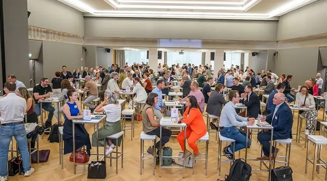 Mehr als 230 Unternehmerinnen und Unternehmer aus Linz-Stadt, Linz-Land und Urfahr-Umgebung nutzten die Gelegenheit, um neue Geschäftskontakte zu knüpfen und ihr Netzwerk zu erweitern. | Foto: Cityfoto/Simlinger