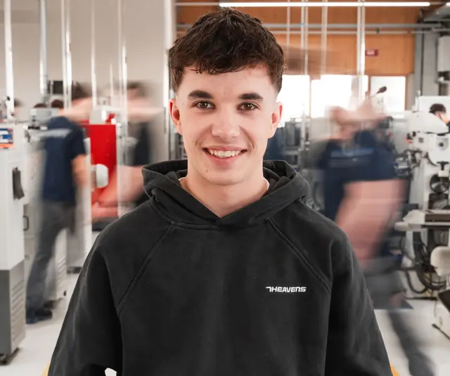 Elias Bachinger aus Taufkirchen an der Pram macht eine Lehre zum Metalltechniker, Schwerpunkt Maschinenbautechnik, bei Leitz in Riedau.  | Foto: Gattermaier Sophie