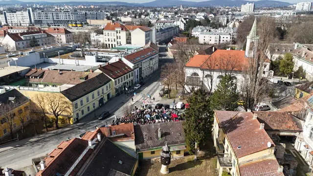 Auf diesem Foto sieht man den Taubenschlag am Khleslplatz 3. | Foto: Erich Honsal