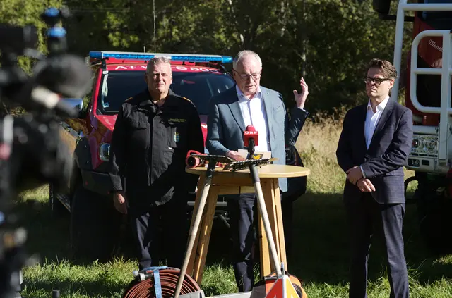 Landesfeuerwehrkommandant Dietmar Fahrafellner,   ÖVP-Landesrat Stephan Pernkopf und Wiens Stadtrat Jürgen Czernohorszky.
 | Foto: Santrucek