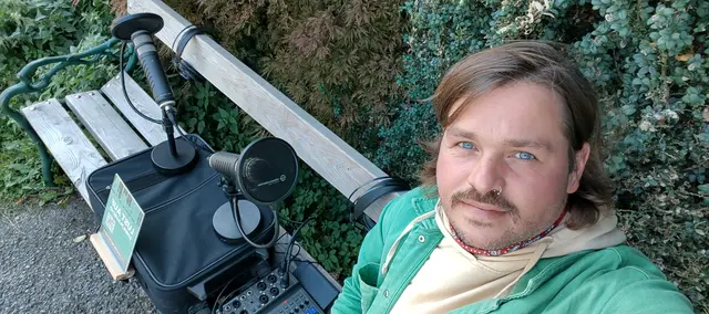 Mit Fremden ins Gespräch kommen und sich überraschende Geschichten erzählen lassen: Das ist das Konzept von Henric Wietheger und seinem Podcast "Lauter Nette Leute". | Foto: LNL