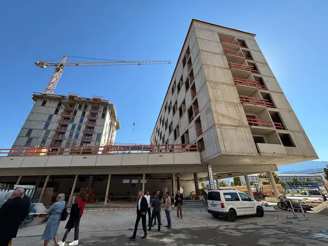 Beim Wohnprojekt Sandwirt in der Reichenauer Straße 149 wurde im September die erste Dachgleiche erreicht.  | Foto: Königer