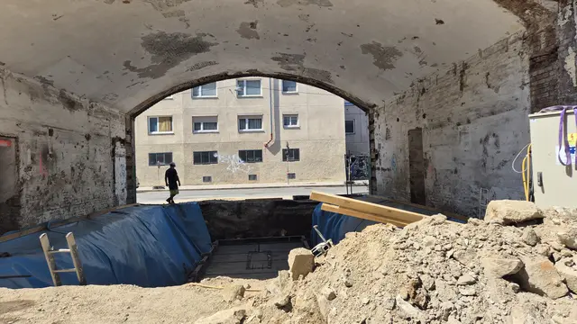 13.08.2026 Blick in eine Baugrube