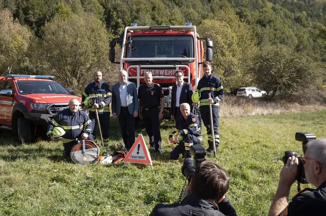 Pressekonferenz am Fuße des Mittagstein. | Foto: Santrucek