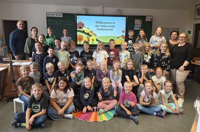 In der dritten Stufe rüstete die Gemeinde die Klassenzimmer digital aus. Die Unterrichtsräume erhielten interaktive Schultafeln, digitale Dokumentenkameras und Laptops.  | Foto: Gemeinde Vichtenstein