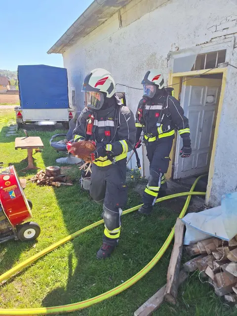 Feueralarm in Behamberg: Ofenbrand sorgt für Großeinsatz – Huhn in letzter Minute gerettet | Foto: Bezirksfeuerwehrkommando Amstetten