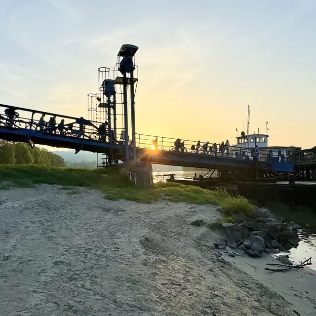 Die Ottensheimer Drahtseilbrücke, auch Überfuhr genannt, ist das Wahrzeichen der Marktgemeinde Ottensheim. | Foto: Tom Latzel