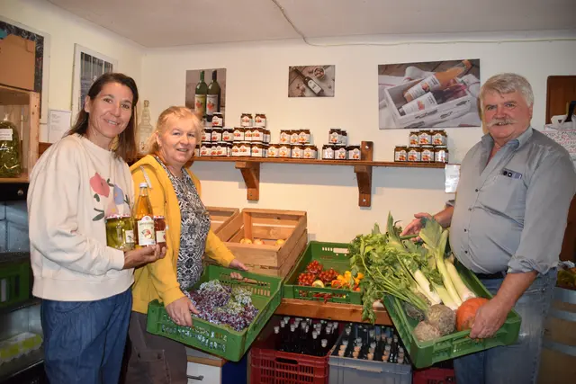 Isabella Schieszler-Lotschak mit Maria und Andreas Samm.  | Foto: Mirjam Preineder