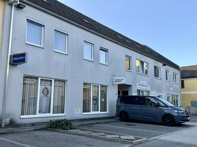 Die Polizeiinspektion in Krieglach. Bis zur Inbetriebnahme eines neuen, gemeinsamen Standortes, bleibt sowohl die Dienststelle in Krieglach als auch jene in Veitsch bestehen.  | Foto: MeinBezirk/Angelina Koidl